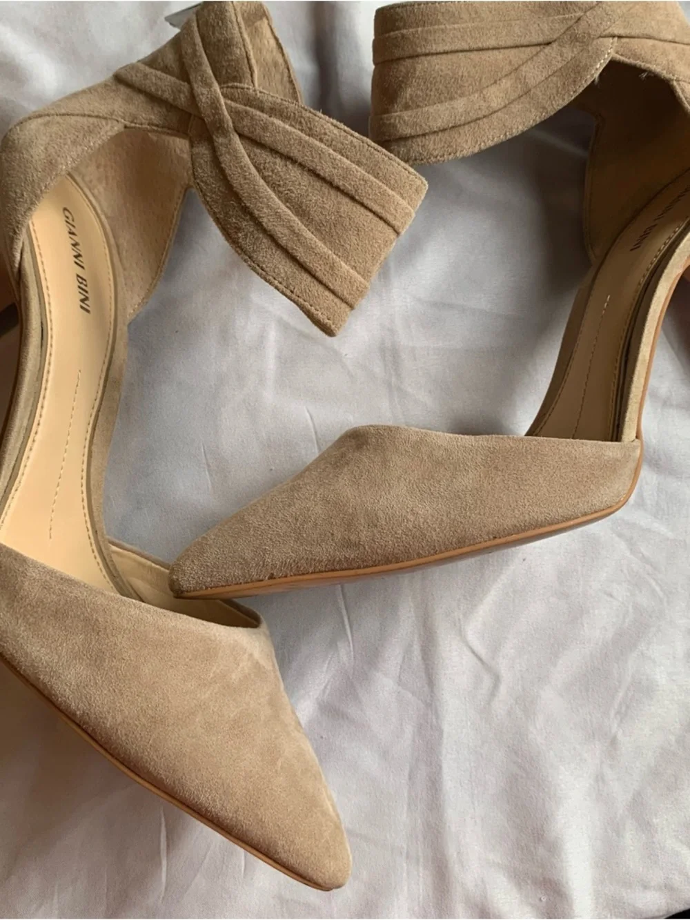 Giani Bini Pointed-Toe Ankle-Strap Heels in Tan Suede Size 10 - Picture 2 of 10